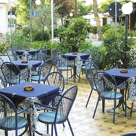 Hotel Aquila D'Oro Misano Adriatico Exterior foto
