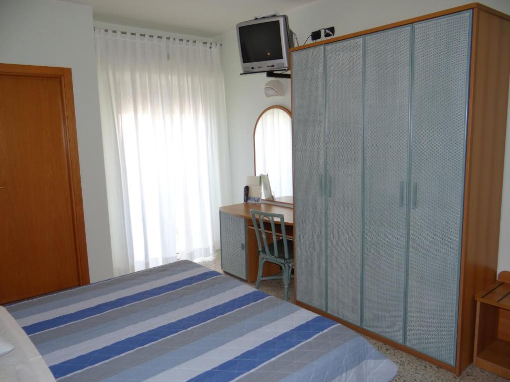 Hotel Aquila D'Oro Misano Adriatico Quarto foto